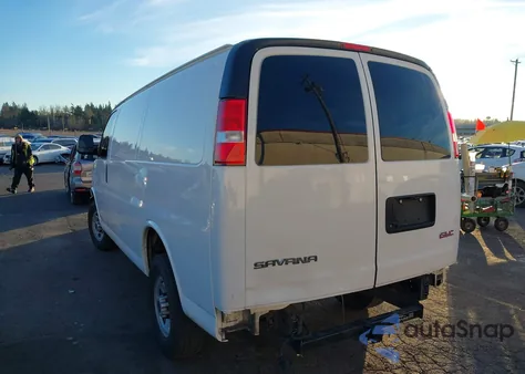 2017 GMC Savana G3500 из США, поврежденный, VIN 1GTZ7GFGXH1345543